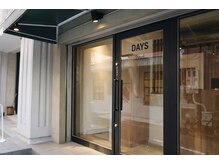 デイズ セカンド バイ エイト(DAYS 2nd by EIGHT)の雰囲気（路面店の一面ガラス張りおしゃれな外観☆）