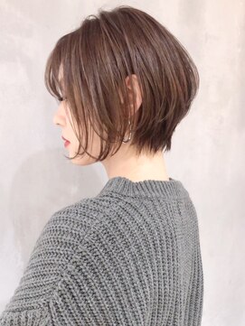 アルバム 渋谷パルコ(ALBUM) 前下がり丸みショート_ボブアッシュブラウンネオウルフ_ba268752