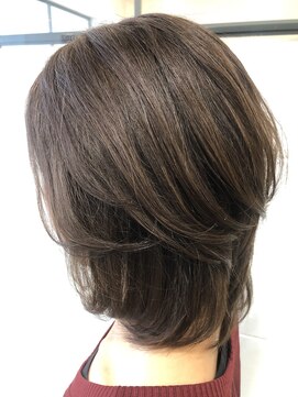 アフィニティー(AFINITY) レイヤーカット×ブラウンベージュ