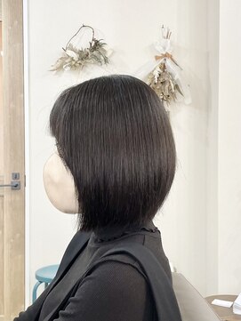 ホンネ(honne.) グレージュカラー×ボブ