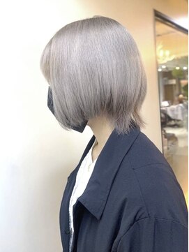 ディア(.eer) 【.eer/ディア】ホワイトシルバー/白っぽい/ツヤ感#オージュア