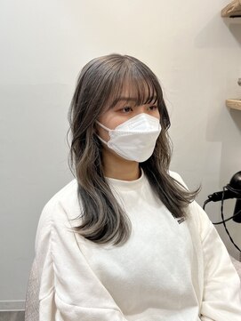 シア 新越谷店(SHEER) ベージュ×グレージュ