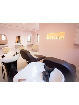 【小岩駅４分】女性オーナーがマンツーマンで施術＊通いやすい立地と雰囲気でいつでもキレイに◇