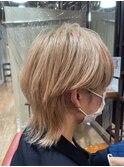 ウルフカット×ベージュカラー