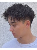黒髪縦落ちツイストスパイラルパーマツーブロックアップバング
