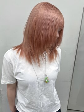 ソル バロール 表参道(SOL .valor) サーモンピンク×レイヤーカット/ハッシュカット