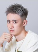 スパイキーショートシルバーカラースキンフェードメンズカット