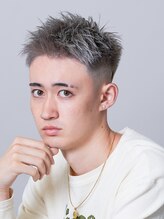 グラッドマンズカットクラブ 立川(GLADMAN'S CUT CLUB) スパイキーショートシルバーカラースキンフェードメンズカット