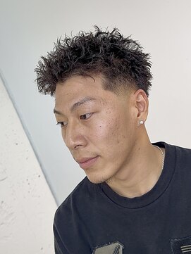 クオンヒール 淀屋橋店(QUON HEAL) ツイストピンパーマ/ベリーショート/テーパーフェード△