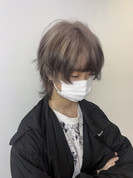 シーバイスリー 綱島(C×3) ホワイトベージュ × ダークブラウン × ルーツカラー