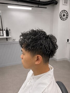 コア 新宿(CORE) スパイラルパーマ×ツーブロック