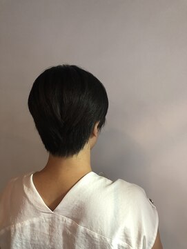 ブロッサム 若葉店(Blossom) 襟足すっきりショートヘア