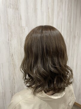 ムーナ(Muwna) ミディアムスタイル