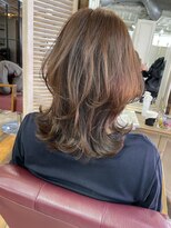 小顔ひし形レイヤー（マッシュくびれヘアメルティカラー