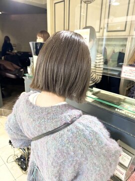 キャンバス バイ ネオリーブ 横浜西口(Canvas by neo.) 切りっぱなしボブ　外ハネボブ　ベージュカラー