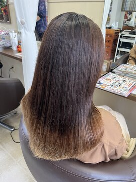 コアフィールフィス(COIFFURE fils) 《見附　今町》ストレートヘア　重めロング