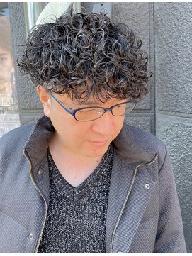 フリーク バーバーショップ 都島店(FREAK BARBER SHOP) 黒髪無造作波巻きスパイラルパーマツーブロックマッシュ