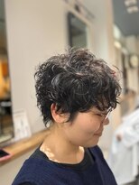 アンヒュッテ(ANHUTTE) ニュアンス満載カーリーショート/ダメージレスパーマ