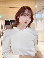 大人可愛いを作るくびれミディアムレイヤー