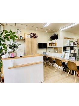 女性Stylistならではの視点で気付いてくれるホスピタリティが嬉しい！そんな細やかな気遣いが人気の秘訣♪