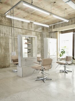 『Meet new you,Meet new life.』美を通して、あなたの人生を豊かにする。良質なライフスタイルをご提案。