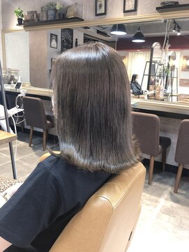 ロンド ルージュ 銀座店(Lond rouge) トレンドヘア.鎖骨ラインの切りっぱなしミディアム