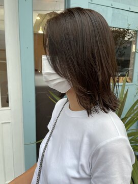 フース(Hus) オリーブグレージュ　トーンダウン