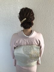 訪問着 柔らか ゆるふわ シニヨン ヘアアレンジ