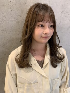 ザ ラボ アングゥ(The Labo ungu) オリーブカラー/セミロング/レイヤーカット/オージュア