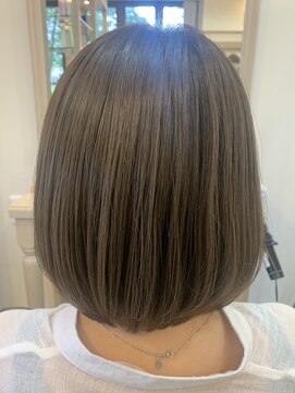 アルターリール(aL ter Rire) スモーキーベージュ/ボブ/福原遼華