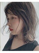 アンヒュッテ(ANHUTTE) グレージュをナチュラルなグラデーションで