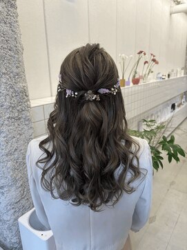 リル(re'll) 《花屋併設》ハーフアップアレンジ［酸性ストレート/ヘアセット