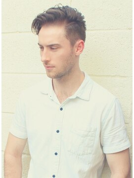 ジジバイワースホワイル(jiji by WORTH WHILE) アッシュブラックウルフマッシュパーマハイライト波巻きショート