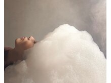 サロンエフ(salon f)の雰囲気（雲のような泡で頭部全体を包み込む至福のヘッドスパ”AWAGUMO”）