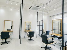 オクト ヘアー(octo hair)の雰囲気（白を基調としたスッキリしたシンプルな店内。）