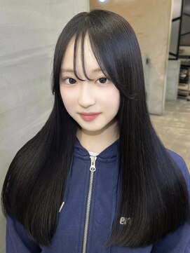 ジーナ 池袋(Zina) グレーブラック/シースルーバング/韓国ストレート/髪質改善/池袋