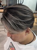 グレージュのメンズシャドールーツ