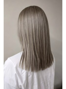 コタ 水戸(COHTA) レイヤーカットミルクティーベージュブリーチなしダブルカラー