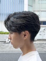 ディライト(Delight)&nbsp;刈り上げセンターパート毛流れニュアンスパーマ韓国ヘア