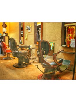 中崎町■海外で経験を積んだ熟練オーナーのカット技術と、心落ち着く空間。ずっと通いたくなる隠れ家サロン