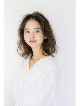 ガーランド (Garland) [Garland/表参道]☆透け感ヴェールウェーブミディ×小顔