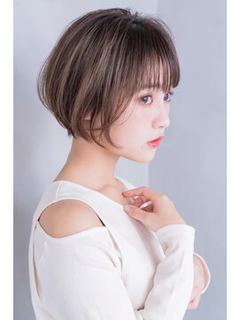 テイラー(Taylor) Taylor☆大宮 あざと可愛いミニボブ×ミルクティーベージュ