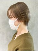 オリーブベージュショート_アースカラーくびれヘア_ba363051