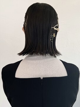 メッツァ(metsa) ゴールドピンと金箔のタイトヘア