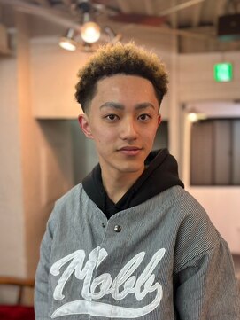 ビーバイエイトジェンツ(Bee by EIGHT GENTS) MEN'S HAIRウルフアッシュブラックカルマパーマベリーショート