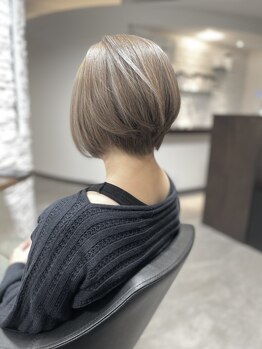 リリ(RiRi)の写真/女性らしい丸みのあるショートスタイルが得意♪似合わせカットで、あなたの魅力を引き出します☆