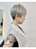 ベリーショートハイトーンケアブリーチ大人ショートホワイト