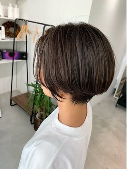 エン 大泉学園(en.)の写真/白髪をカバーしながら、理想の色味を実現◎髪質改善カラーで艶感のある上品な大人女性に…。