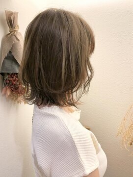 シロ(siro) レイヤーbob × インナーカラー