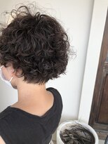 フランジェッタヘアー(Frangetta hair) カーリーヘア